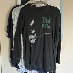 A&F woman’s long sleeve shirt L